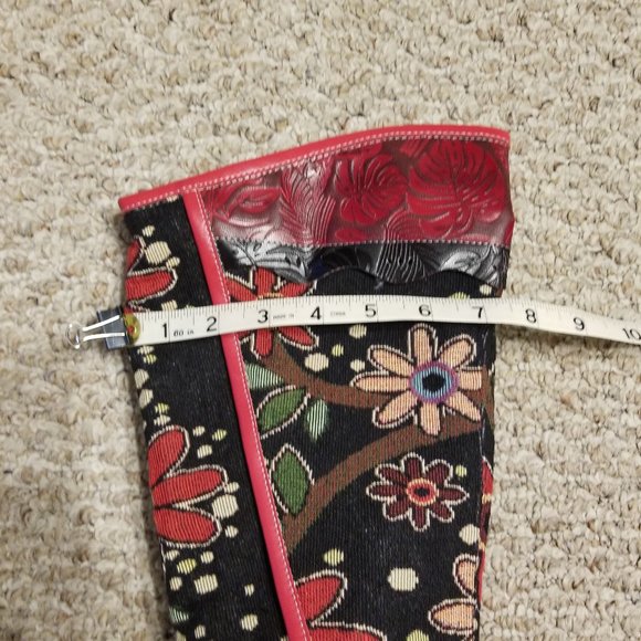 Bohemian Style Boots - Picture 2 of 4